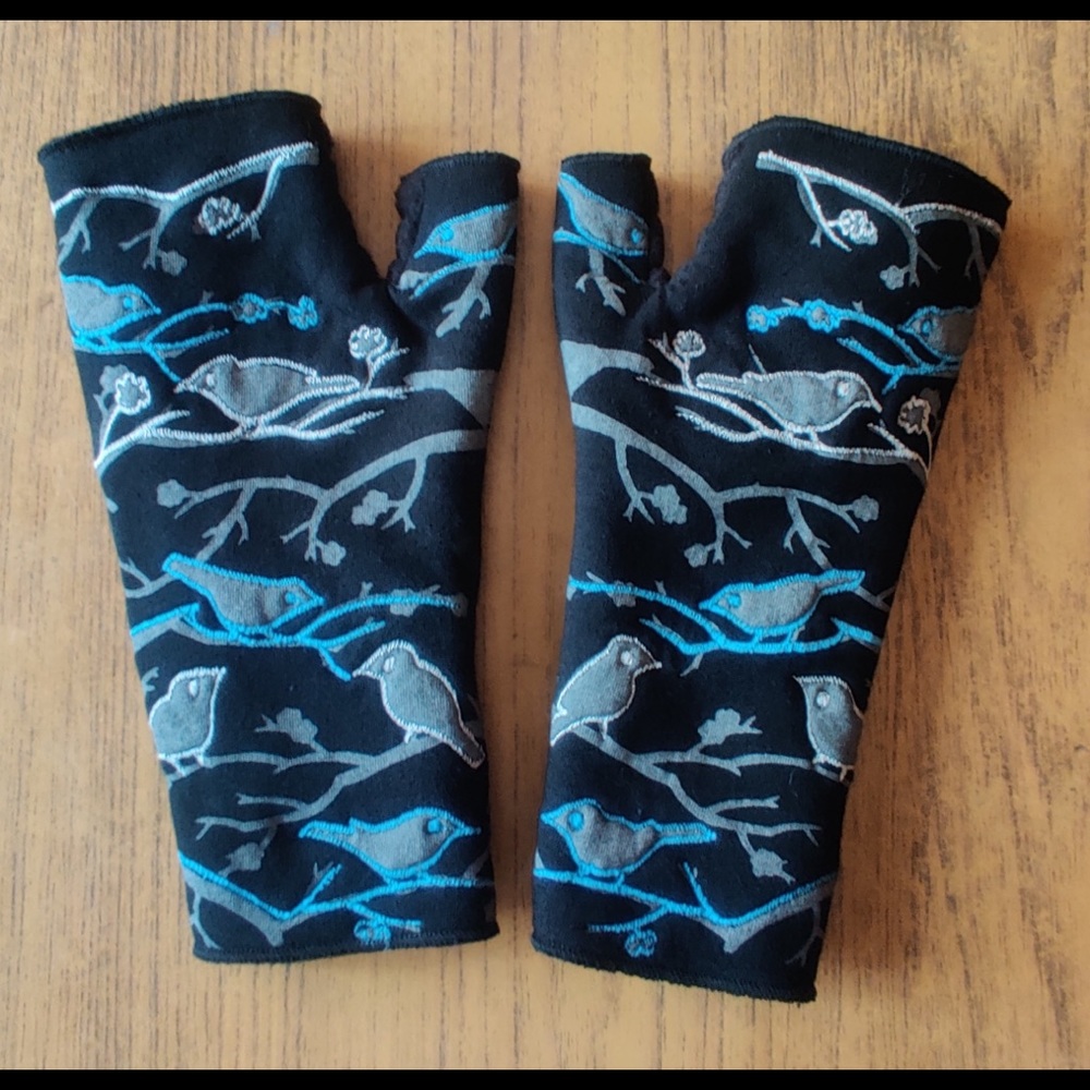 LAST PAIR #NP7 Nepal Hippie fingerless gloves texting mittens NWT New